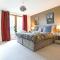 Charming Apartment - City Centre - Free Parking, Self-Check-In, Balcony and Smart TV with Sky TV and Netflix by Yoko Property - 米尔顿凯恩斯