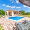 2 Bedroom Gorgeous Home In Trget
