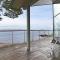 Guestly Homes - 3BR Luxury Beachfront Villa - بيتيا