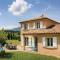 Stunning Home In Saint Roman With 4 Bedrooms And Wifi - Saint-Roman