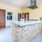 Three-Bedroom Holiday Home In Dubrava