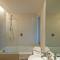 Little Queen Suite