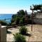 Villa Vera trifamigliare con ingresso diretto 20 mt al mare clima wi-fi bbq