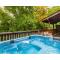 Peekaboo with Hot Tub, Pool Table, and Jacuzzi - بيدجن فورج
