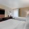 Comfort Inn & Suites Near Six Flags & Medical Center