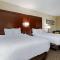 Comfort Inn & Suites Near Six Flags & Medical Center
