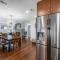 Luxury three bedroom condo, outdoor swimming pool, walk to hiking and biking trails