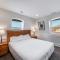 Luxury three bedroom condo, outdoor swimming pool, walk to hiking and biking trails