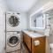 Luxury three bedroom condo, outdoor swimming pool, walk to hiking and biking trails