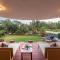 StayVistas Shantam House - Dive into relaxation with a pool and tennis lawn