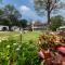 StayVista's Shantam House - Dive into relaxation with a pool and tennis lawn - لونافالا