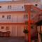 Consul Suites
