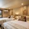 Bear Claw 311 - Ski-in Ski-out Condo!