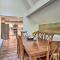 1 Mi to Town Chalet-Style Highlands Retreat