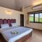 Villa Dazzle by StayVista - Unwind in a Mountain-City View Villa with a Terrace Pool