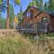Cozy Blue River Cabin with Treehouse 6 Mi to Skiing