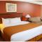 Ramada by Wyndham Niagara Falls/Fallsview - Niagara Falls