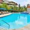 Renovated Condo, 2BR, 2BA, Heated Pool, 3 Hot Tubs, Pets Welcome! - Canmore