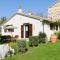 Cottage Assolata overlooking the Orcia valley in Tuscany