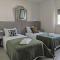 Hall 92 Quartos com WC em moradia com piscina A-das-Lebres Loures