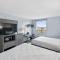 Emerald Hotel & Suites Calgary Airport