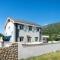 Holiday Home Golic by Interhome