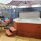 The Green Monkey Lux Suite at The Grumpy Schnauzer B&B Private Hot Tub, Gym, Breakfast, Stunning! - New Monkland