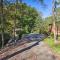 Rustic Dundee Log Cabin with Hot Tub and Forest Views! - Dundee