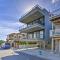 Luxury Long Beach Villa with Ocean Views! Luxury Long Beach Villa with Ocean Views!