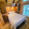 B2 NEW Awesome Tiny Home with AC Mountain Views Minutes to Skiing Hiking Attractions