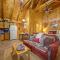 Do Not Disturb - Pigeon Forge Smoky Mountain Studio Cabin, Hot Tub, Fireplace - Pigeon Forge