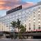 Luxe City Center Hotel