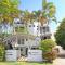 2 BD spacious apartment in Parkyn Parade with water views.