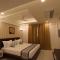 Click Collection Jaipur, Sindhi Camp - Jaipur