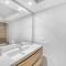 Sunny Side 3BR W/ View, Parking, Pool & Gym