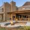 Luxury Villa looking onto Kruger National Park - Belfast