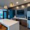 Flexhome Skywalk to Fiserv U2 with Rooftop, Gym, and Parking - 密尔沃基