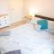 Entire Duplex apartment for up to 6 guests, free wifi