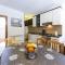 Apartment Tija Two Bedroom Apartment with Balcony and Partial Sea View - 杜布罗夫尼克
