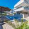 Pool Apartments Villa Meteorite