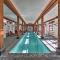 Spacious Luxury Retreat with Private Hot Tub and Pool!