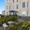 7 South Beach Court - Sea Front Apartment with Spectacular Sea Views - Tenby