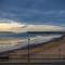 7 South Beach Court - Sea Front Apartment with Spectacular Sea Views - Tenby