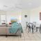 Cosy apartment with ocean views, Sunshine Beach