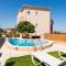 Villa Kokkinos