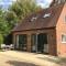 Contemporary Cottage outside South Harting