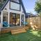 Unique A-frame Tiny House in Houston Central - Х'юстон