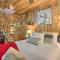 1 Mi to Lake Gregory Boho Crestline Cabin - Crestline