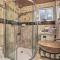 1 Mi to Lake Gregory Boho Crestline Cabin