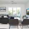Across the Ocean few steps to beach contemporary three Bedroom townhouse - Помпано-Бич